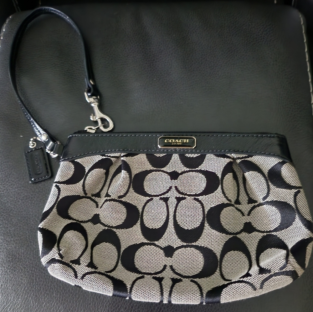 NWOT Coach Wristlet